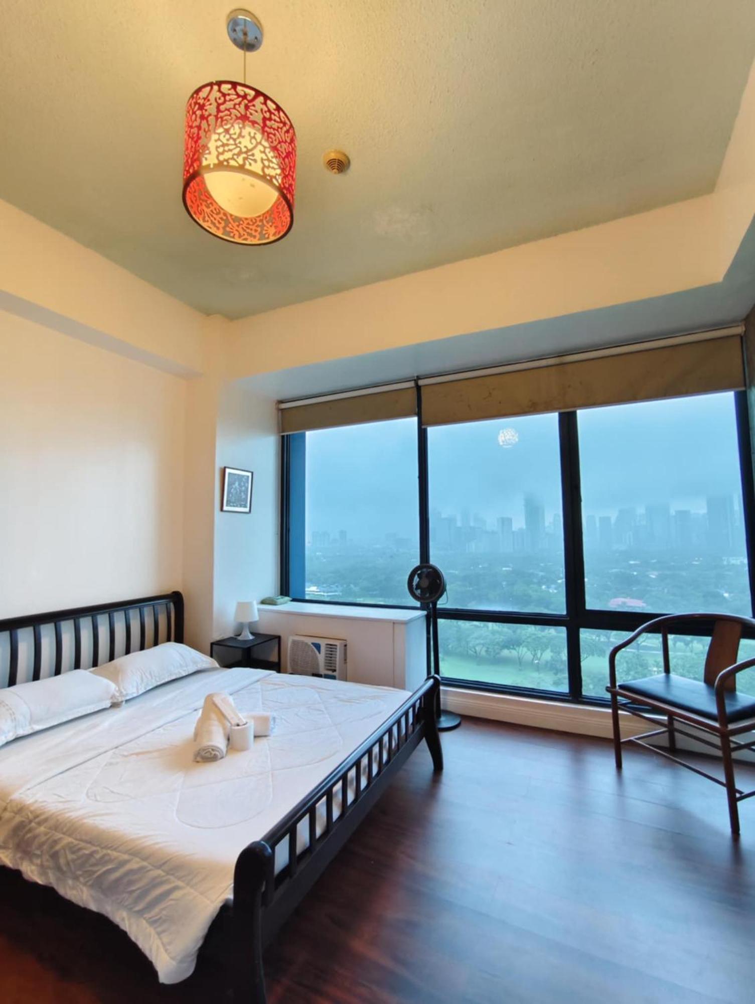 טאגיג Bellagio One Bedrroom Bgc Burgos Circle By Christine Suites Ph מראה חיצוני תמונה